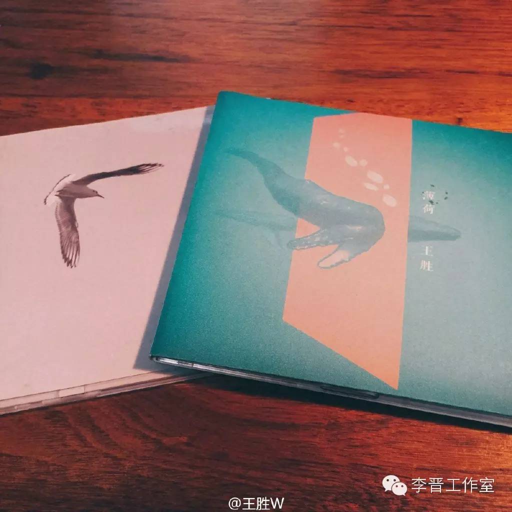 听那首《二十年前的自己》…